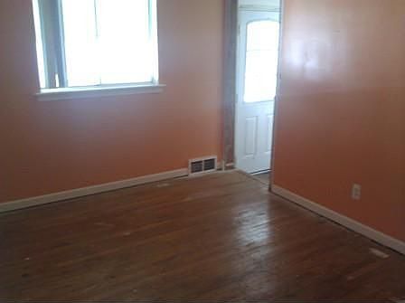 5th image of 28518 Rockwood St