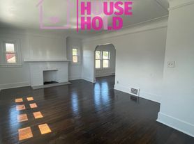 2696 Pasadena St - IA, Upper Unit