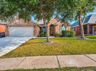 667 Morgan Dr, Grand Prairie, TX 75052