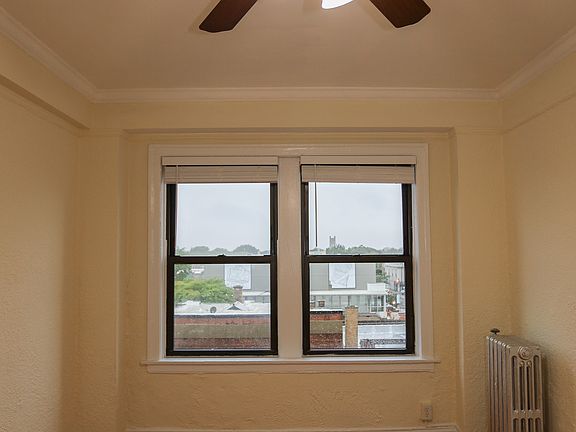 2nd image of 6162 N Winthrop Ave #504