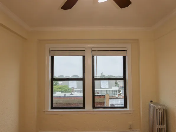 6164 N Winthrop Ave #307, Chicago, IL 60660