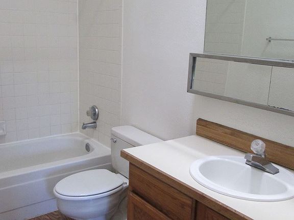 5th image of 2624 E Alturas St