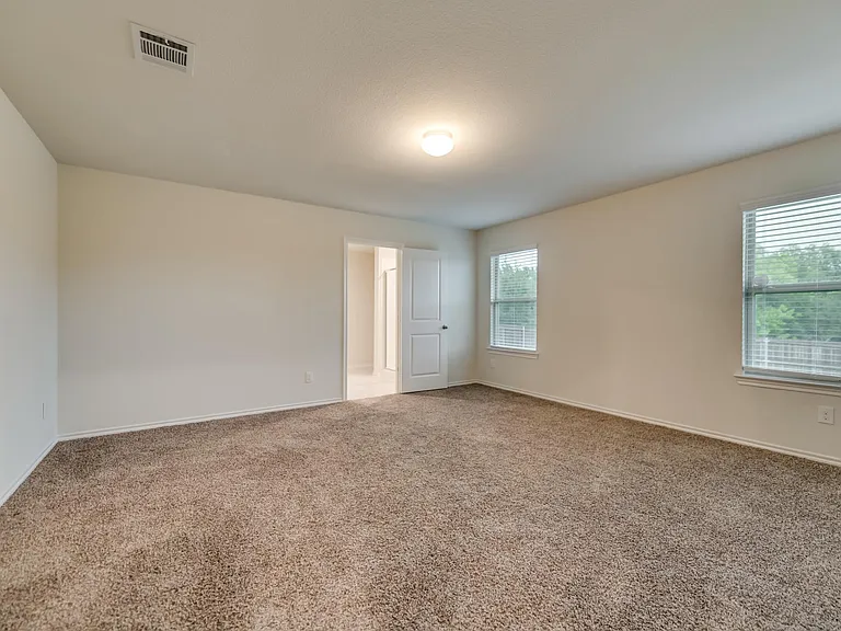 1302 Meadow Creek Dr — Photo 22