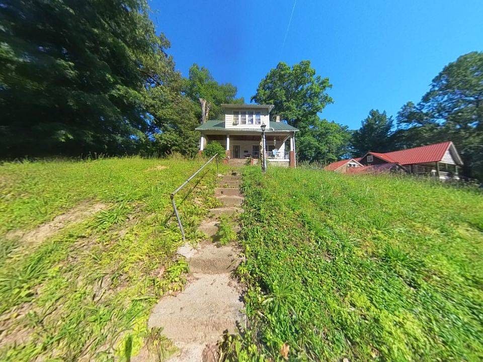1st image of 627 43rd St