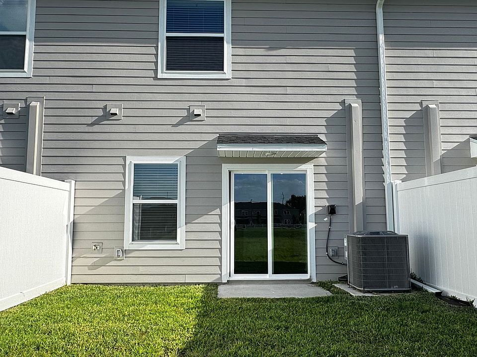 1st image of 4965 SW 83rd Pl