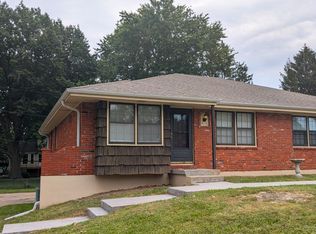 810 NW 15th St, Blue Springs, MO 64015
