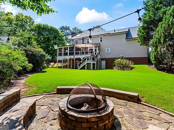 3rd image of 8325 Riverbirch Dr