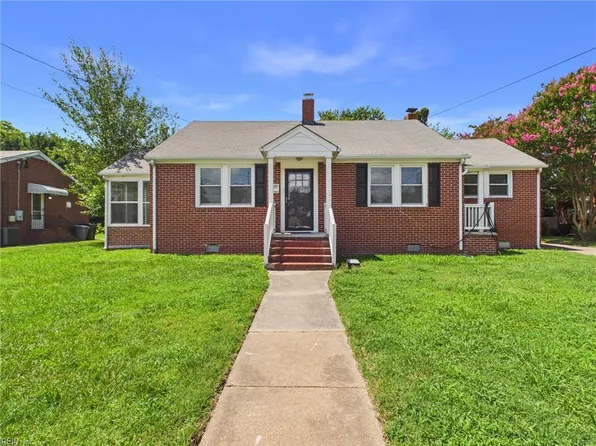 125 Eggleston Ave, Hampton, VA 23669