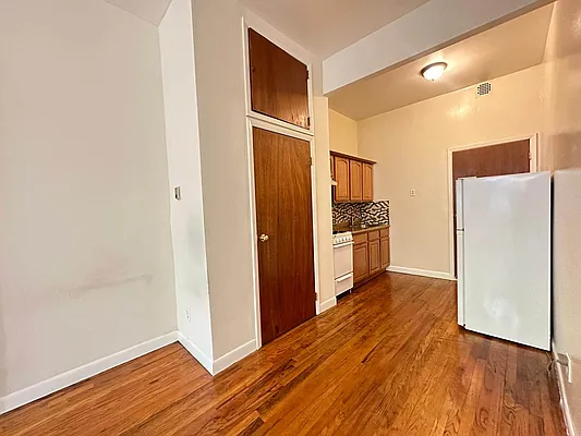 Rented by Cover Realty NYC | media 19