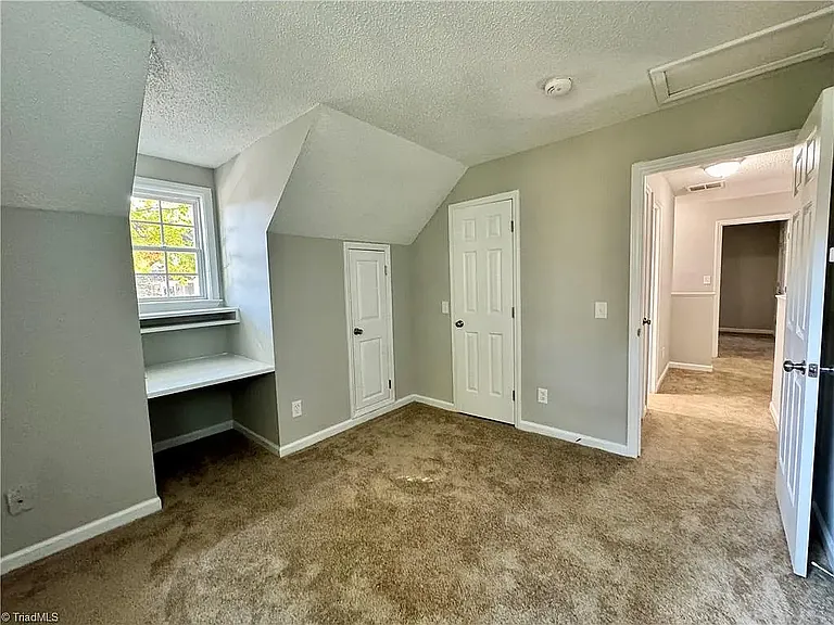 4019 Sherry Ct — Photo 32