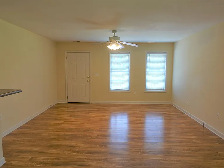 129 River Oaks Cir — Photo 5