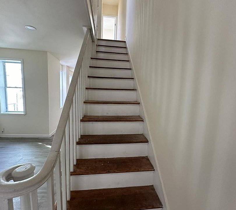 1st image of 2115 Wakeling St