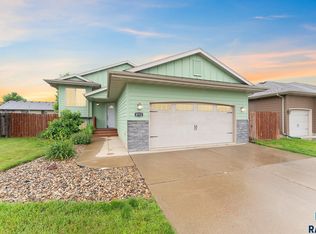 8712 W Norma Trl, Sioux Falls, SD 57106