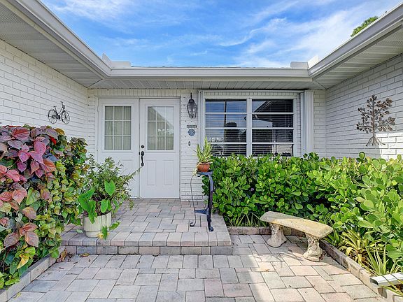 4th image of 10741 Greentrail Drive S