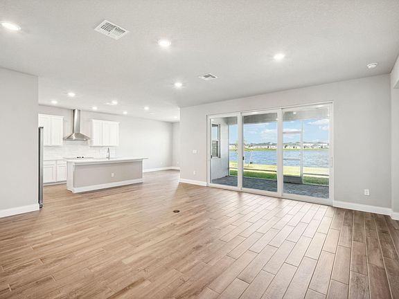 3rd image of 6337 Cloverdale Avenue