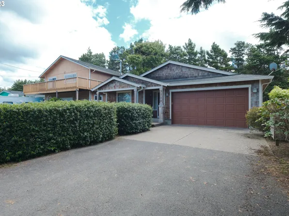 3710 Sea Mist Ave, Depoe Bay, OR 97341