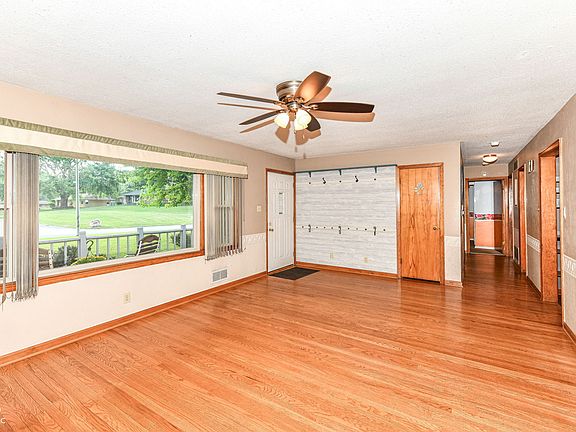 4th image of 3515 Lindenwald Dr