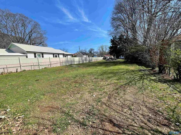 816 Peachtree St NW, Huntsville, AL 35816