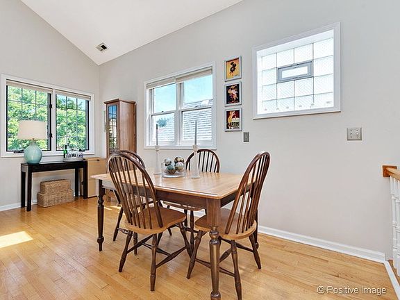 4th image of 3250 N Damen Ave #3