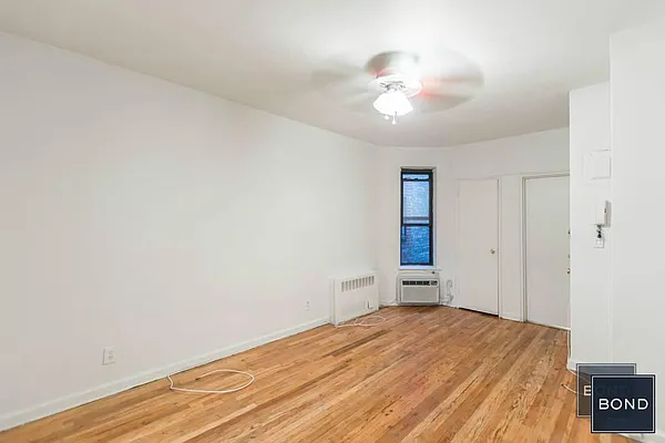 Rented by Bond New York | media 13