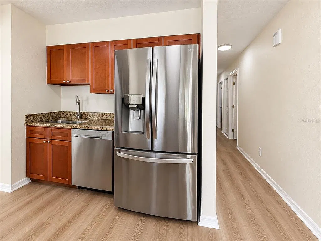 4 bed, 2.0 bath, 1584 sqft, $1,900 — Photo 4