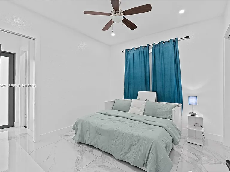 11302 NW 9th St — Photo 48