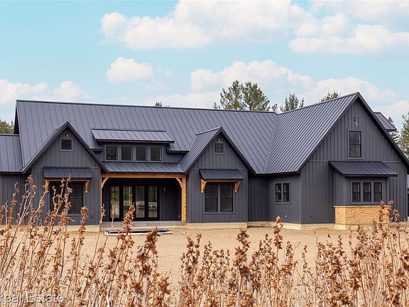 2nd image of 8424 Oak Rd