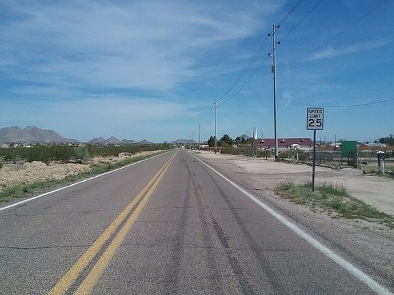 4th image of 18405 W Hopi Dr