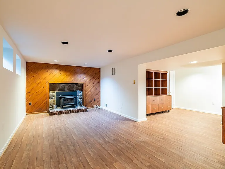 6400 Ruffin Rd — Photo 30