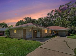 215 N 2nd St, Waterville, OH 43566