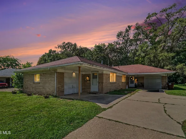 215 N 2nd St, Waterville, OH 43566