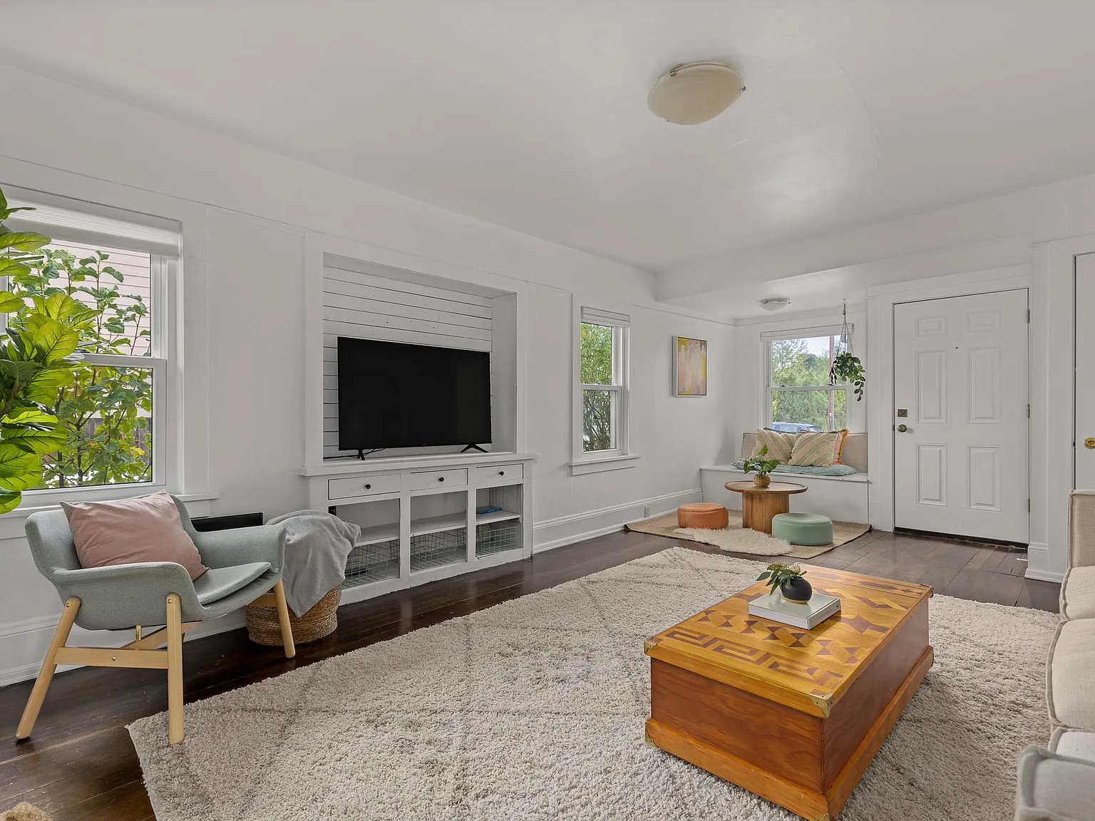 4755 SW Pacific Ave — Photo 4