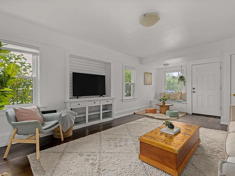 4755 SW Pacific Ave — Photo 4