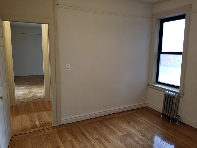2305 Creston Ave #1D — Photo 6