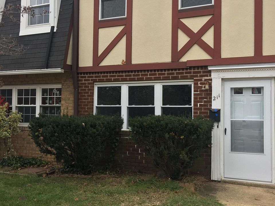 1st image of 211 Briar Mills Dr Unit 211