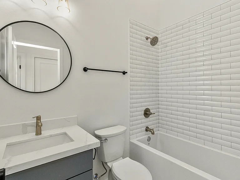 832B S Sullivan St #B — Photo 17
