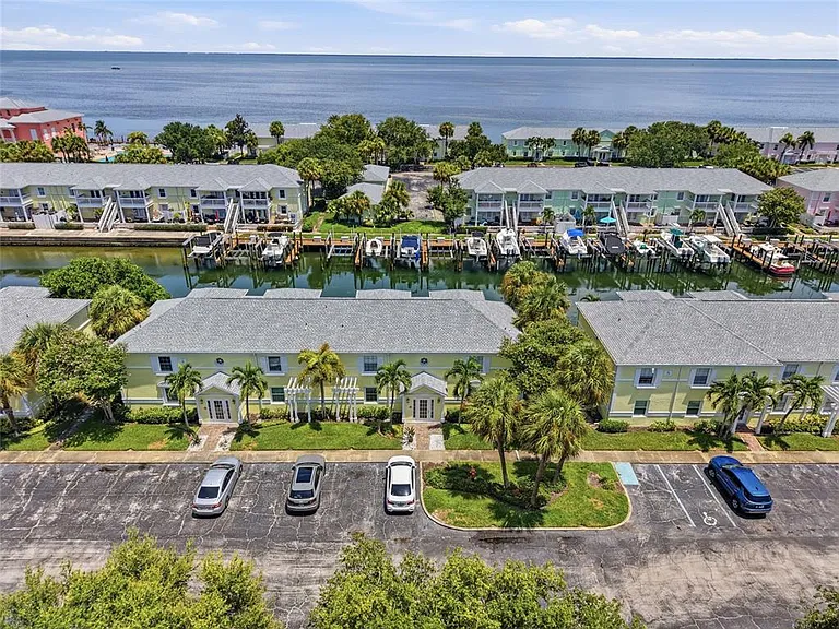 5092 Beach Dr SE #A — Photo 6
