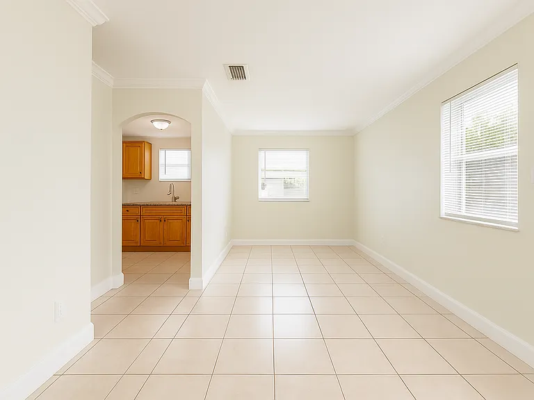 Greenpoint Apartments — Photo 10
