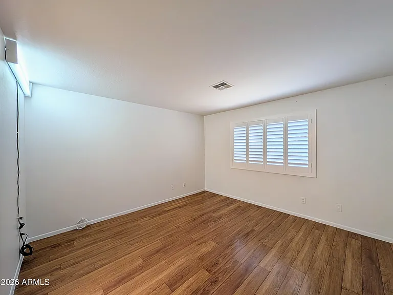 2824 W Angela Dr — Photo 31