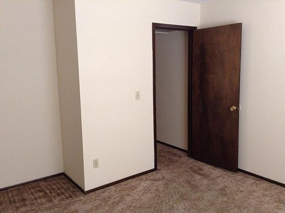 1242-A Bedroom_10022015