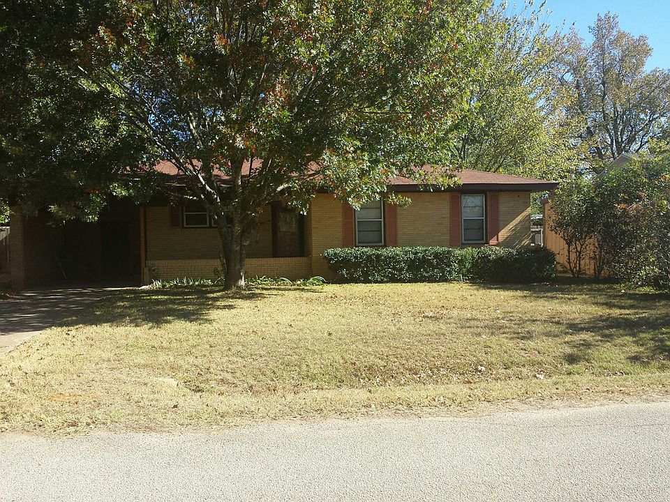 1st image of 102 N Hearon Dr