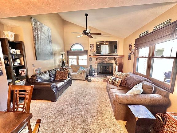 3rd image of 1537 N Oak Hill Dr Unit B-3
