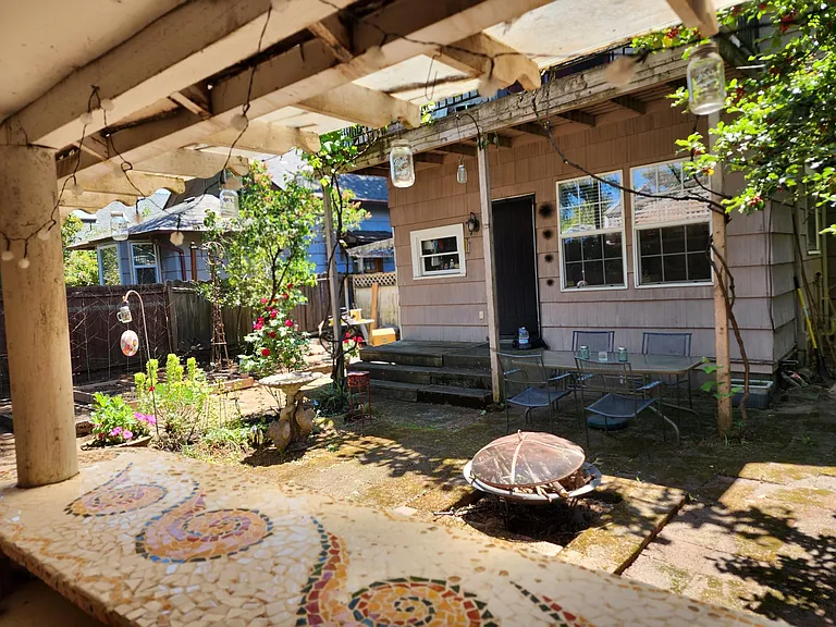 6915 SE Holgate Blvd — Photo 5