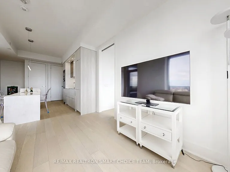 11 Yorkville Ave #5002 — Photo 22