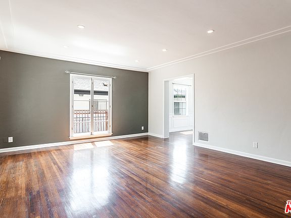 4th image of 823 N Edinburgh Ave #1/2