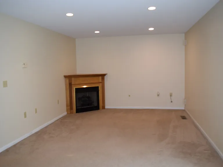 140 Kenley Ct #1 — Photo 4