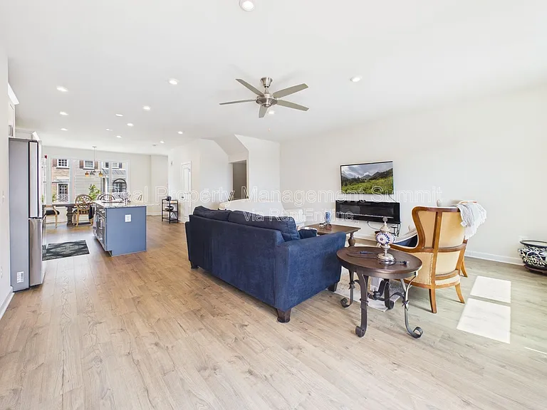 1241 Old Trail Dr — Photo 11