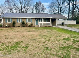 808 Spruce St, Whiteville, NC 28472