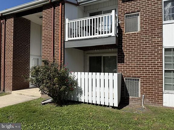 2nd image of 275 Green St APT 4K2