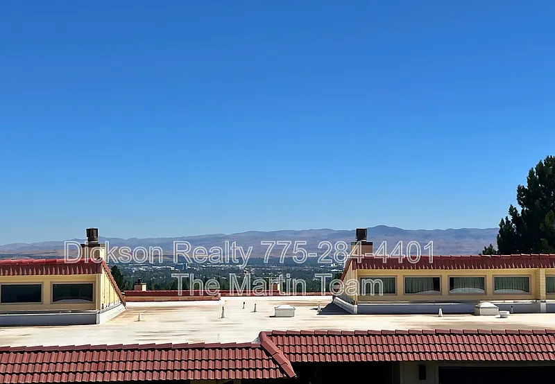 3 bed, 3.0 bath, 2286 sqft, $2,995 — Photo 4
